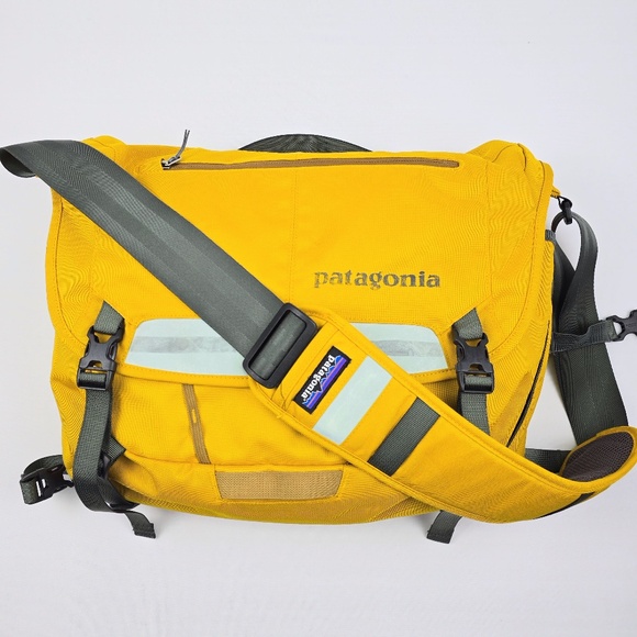 Patagonia Half Mass Messenger Crossbody Commuter Bag -Yellow Style # 48316 - Picture 1 of 10